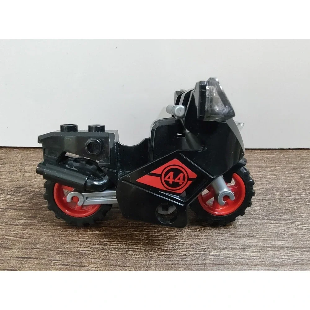 LEGO Minifigure Utensil Vehicles Motorcycle Fairing Style Black Red Wheels